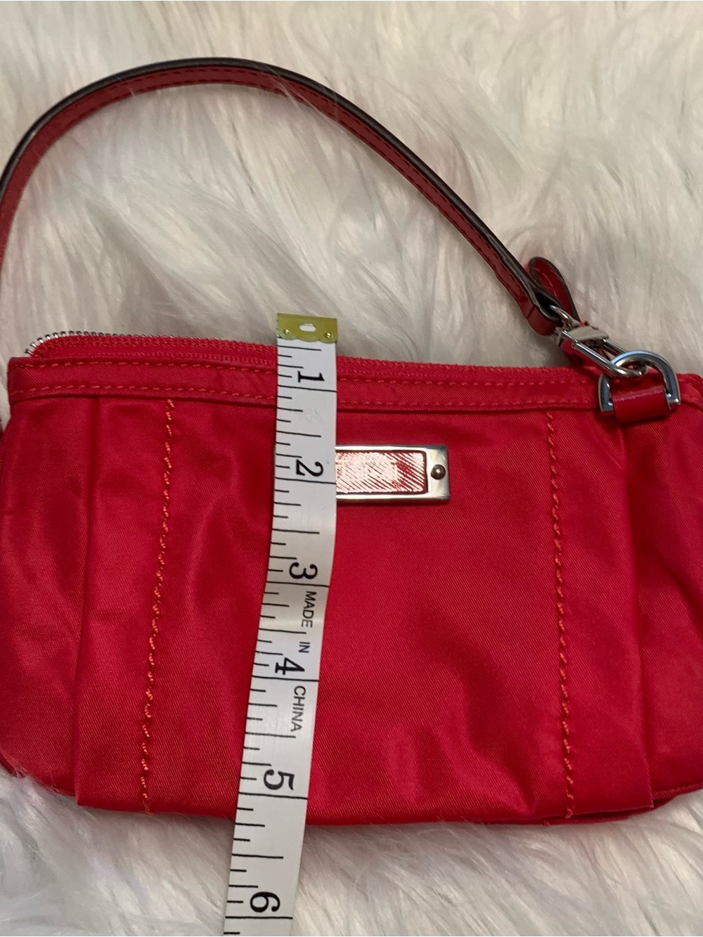TUMI Voyageur Vienna, raspberry color, triple compartment wristlet VGUC - Picture 8 of 8